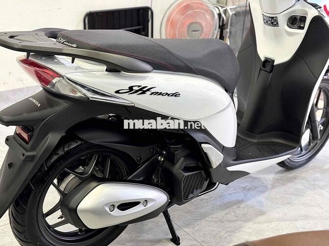SH Mode 2018 Trắng Đen Sports