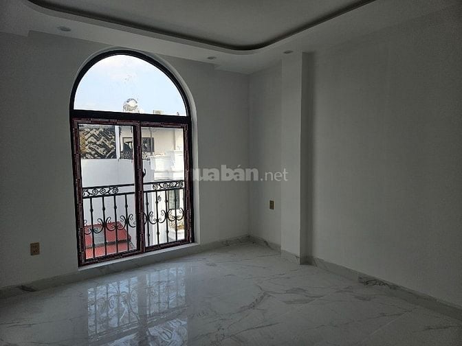 Nhà mặt tiền 6 tầng cách đường Hồ Sen 20m 90m2 giá 19.5 tỷ , siêu đẹp,