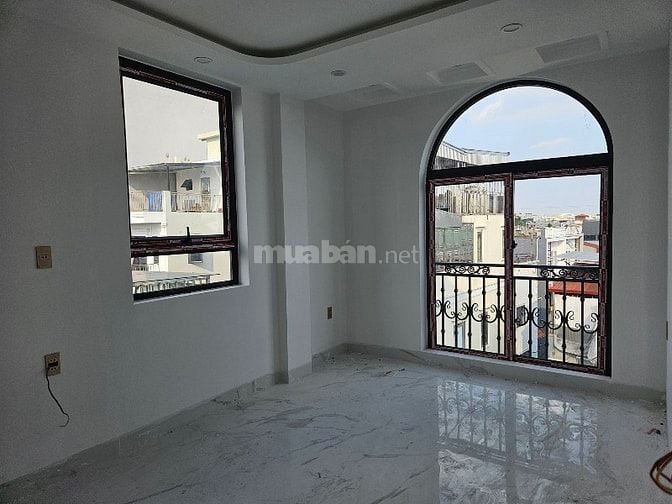 Nhà mặt tiền 6 tầng cách đường Hồ Sen 20m 90m2 giá 19.5 tỷ , siêu đẹp,