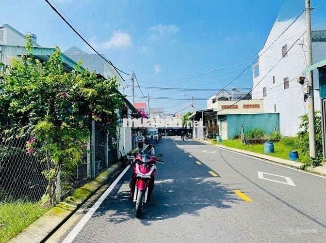 Chú năm bán miếng đất 317,8 m2 ngay trung tâm An Tịnh giá chỉ 650tr