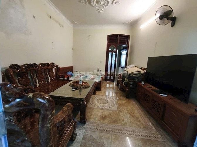 Cần tiền bán nhà đường Lĩnh Nam Hoàng Mai, đáo nợ, 48/60m² chỉ hơn 9tỷ