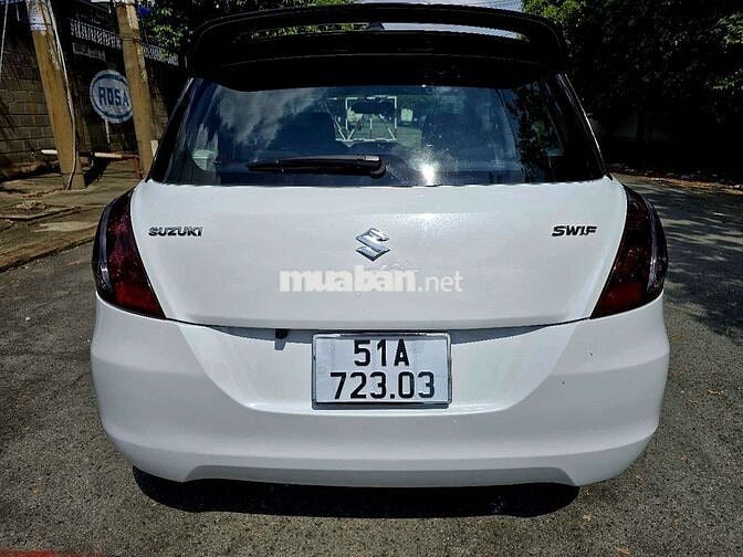 Suzuki Swift 2013 Tự động Trắng