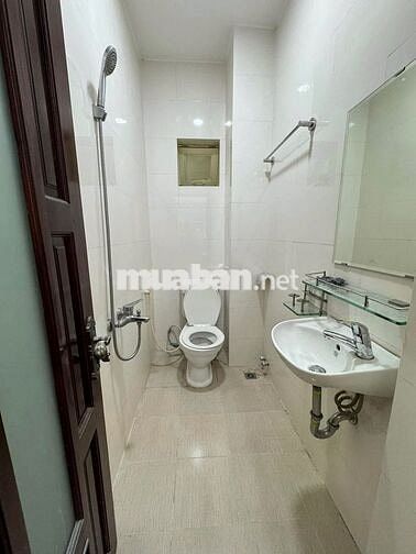 CẦN PASS PHÒNG TRUNG TÂM QUẬN 5 NỘI THẤT ĐẦY ĐỦ