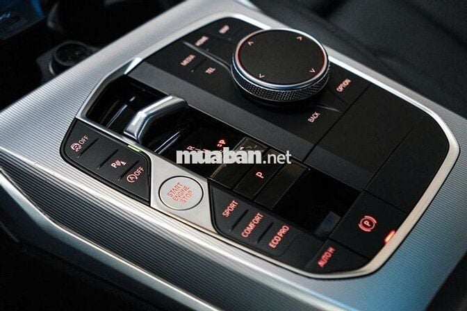 BMW 320i Sportline Model 2024 24000 Miles