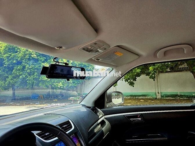 Suzuki Swift 2013 Tự động Trắng