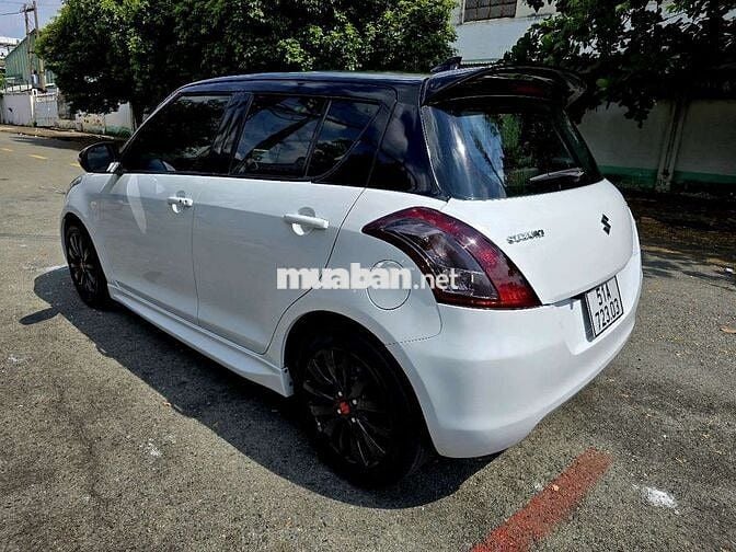 Suzuki Swift 2013 Tự động Trắng