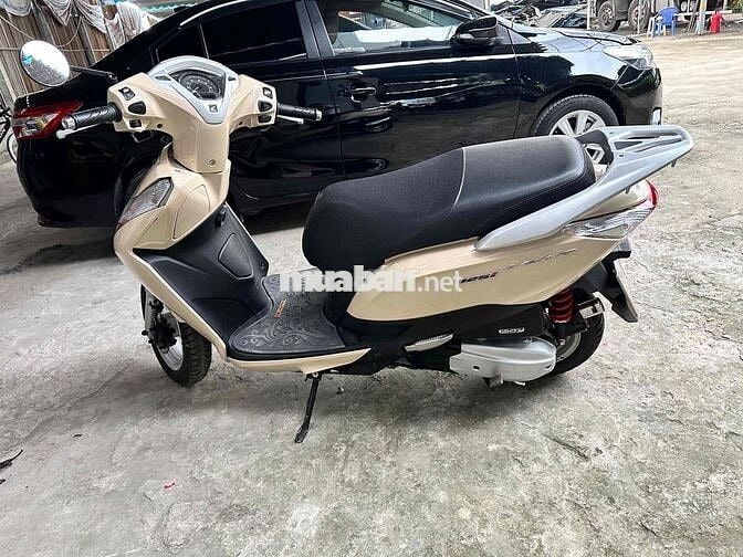 Honda Lead Vàng cát