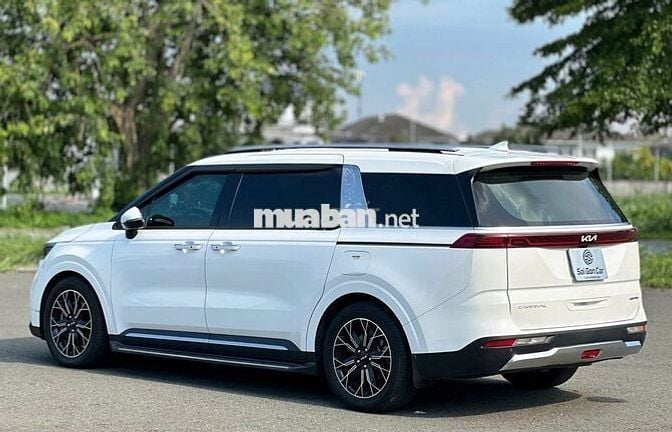 Kia Carnival Signature 2023 Trắng 7 chỗ