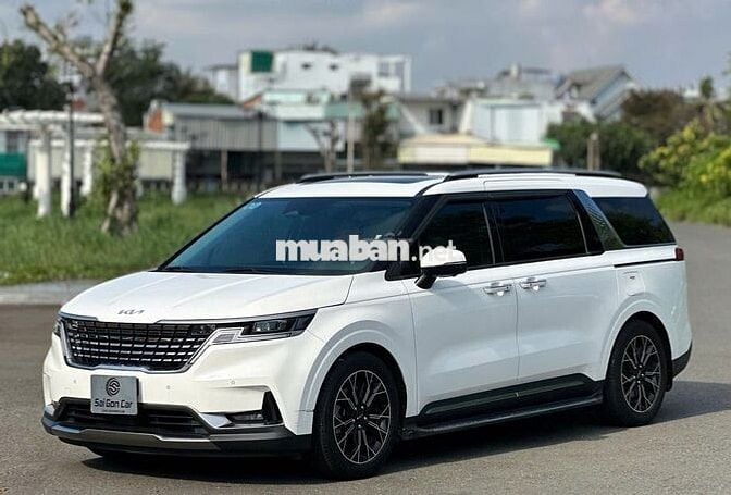 Kia Carnival Signature 2023 Trắng 7 chỗ