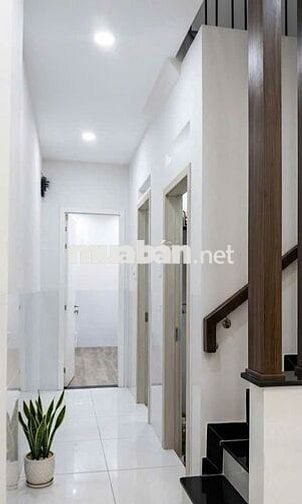 Nhà mới hẻm Ô tô Lạc Long Quân, QUẬN TÂN BÌNH, 42 m2, giá 6.4 tỷ