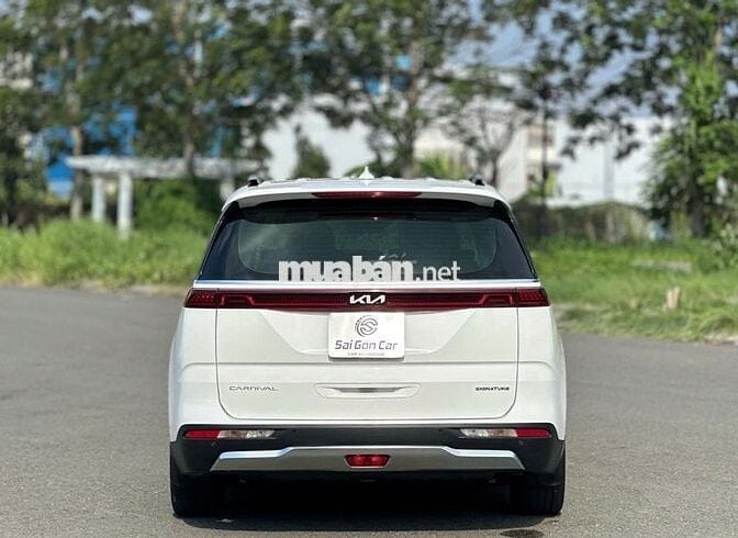 Kia Carnival Signature 2023 Trắng 7 chỗ