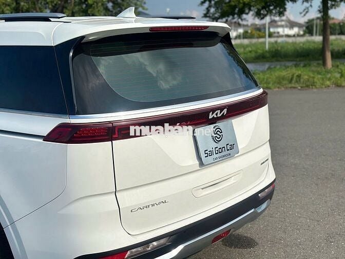 Kia Carnival Signature 2023 Trắng 7 chỗ