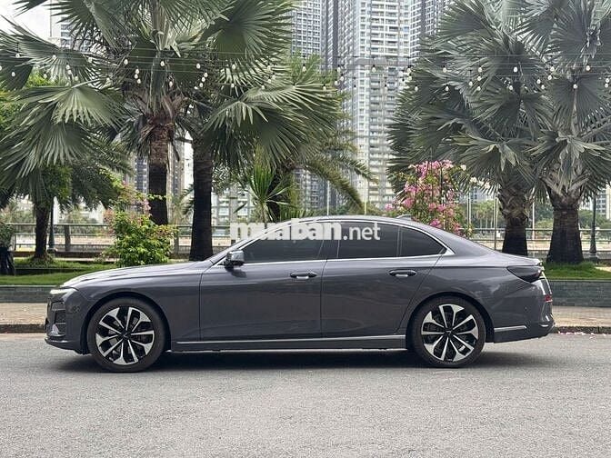 Vinfast Lux A Premium 2020 - Màu xám - 2v3km