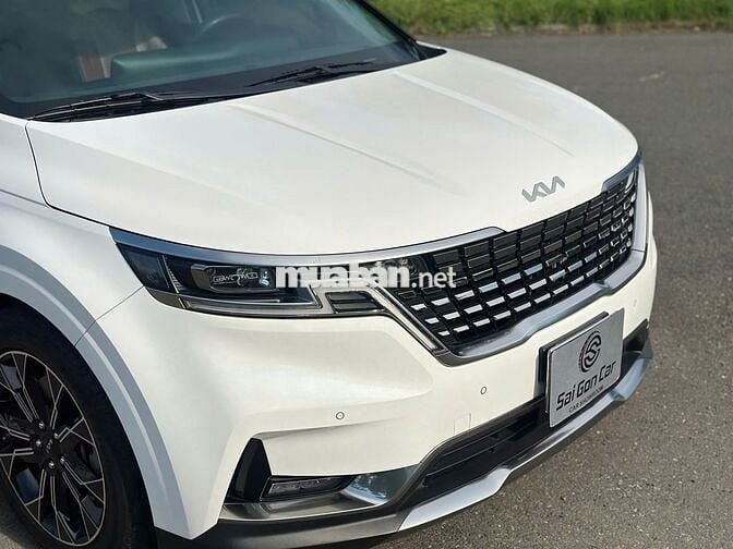 Kia Carnival Signature 2023 Trắng 7 chỗ
