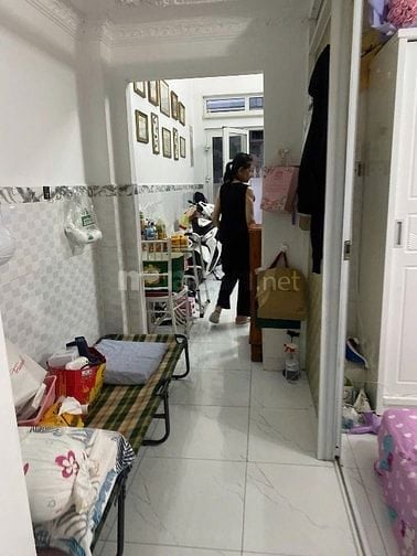 Hẻm Ba Tháng Hai,3 Tầng,3PN,gần khu chung cư Hoà Bình,an ninh, sạch sẽ