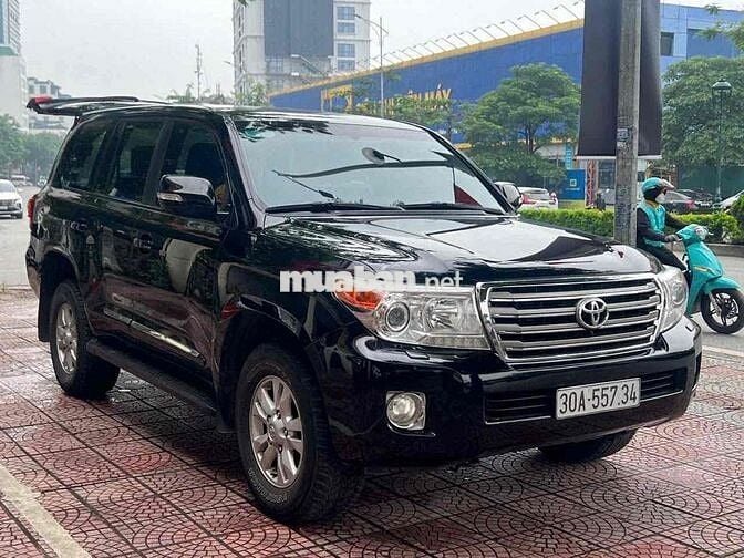 Toyota Land Cruiser VX V8 Đen Nhập khẩu