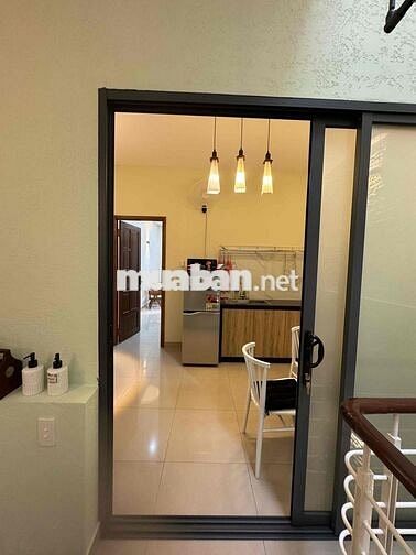Em trống phòng này ở Sát bên Sân bay 900m Cửu Long , Tân bình