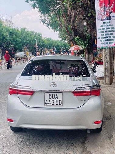 Cần ban Toyota Corolla Altis Bạc Tự động 62.000 km