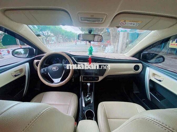 Cần ban Toyota Corolla Altis Bạc Tự động 62.000 km