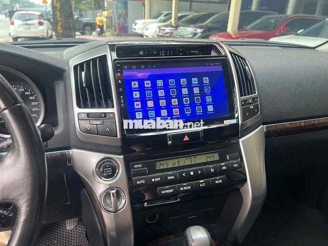 Toyota Land Cruiser VX V8 Đen Nhập khẩu