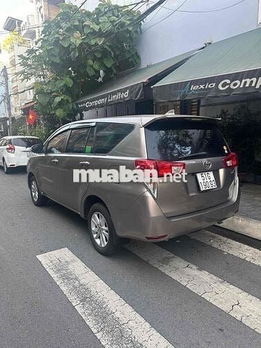 Toyota Innova 2018 màu Đồng 8 chỗ 150.000 km