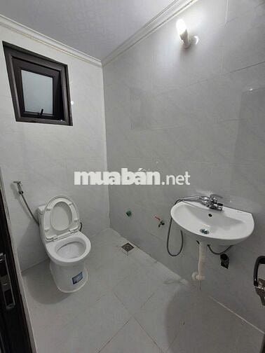 Cho thuê nhà đẹp, vừa mới xây, nội thất đầy đủ