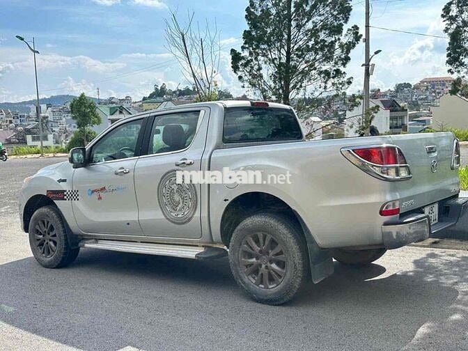 Mazda BT-50 Bạc Tự động 2 cầu