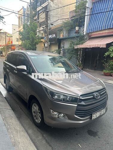 Toyota Innova 2018 màu Đồng 8 chỗ 150.000 km