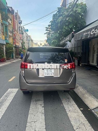 Toyota Innova 2018 màu Đồng 8 chỗ 150.000 km