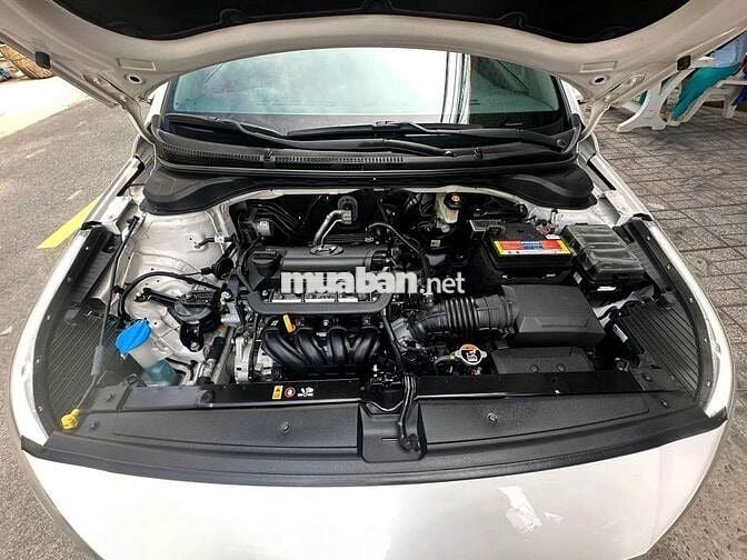 Hyundai Accent Trắng Số tự động