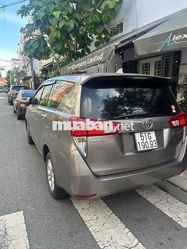 Toyota Innova 2018 màu Đồng 8 chỗ 150.000 km