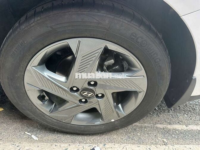 Hyundai Accent Trắng Số tự động