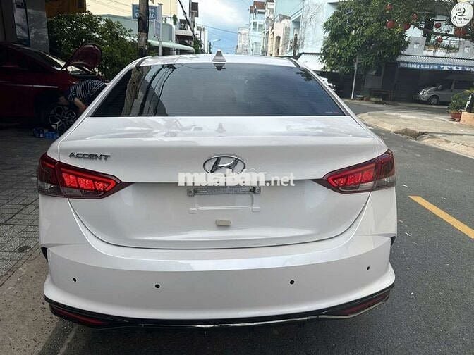 Hyundai Accent Trắng Số tự động