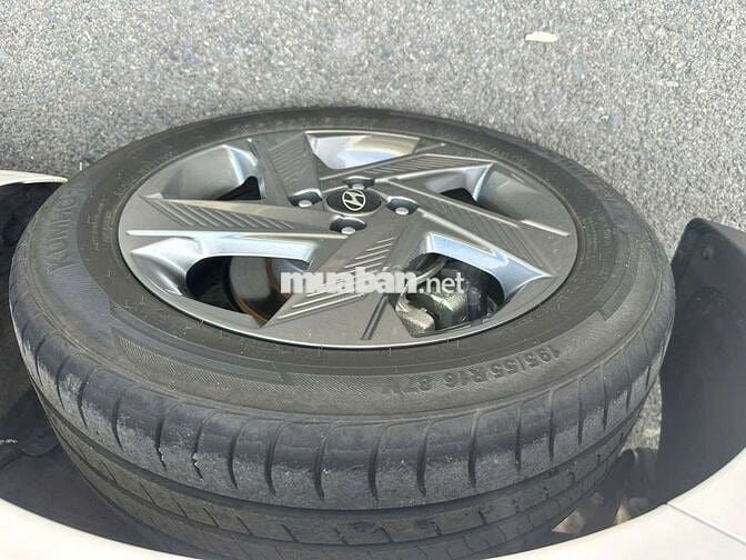 Hyundai Accent Trắng Số tự động