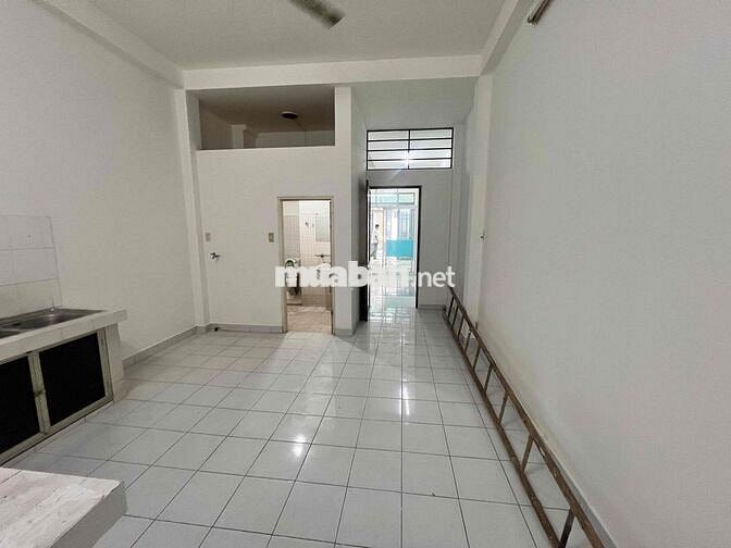 Cho thuê nhà 1/115 Cầu Xéo 4 x 18m , 1 lầu giá 15 triệu hđ dài hạn