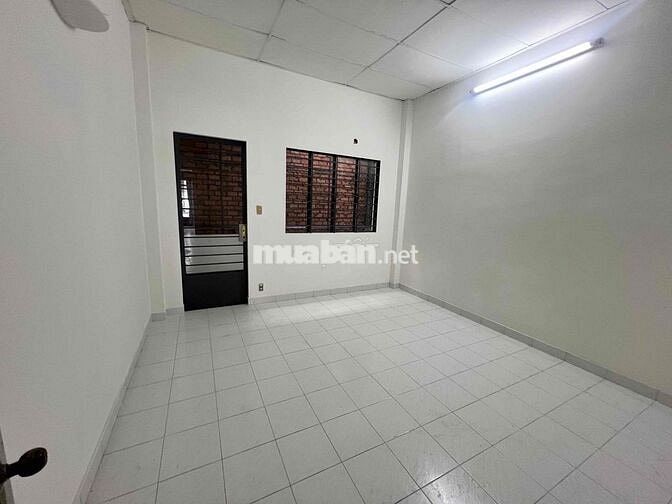 Cho thuê nhà 1/115 Cầu Xéo 4 x 18m , 1 lầu giá 15 triệu hđ dài hạn