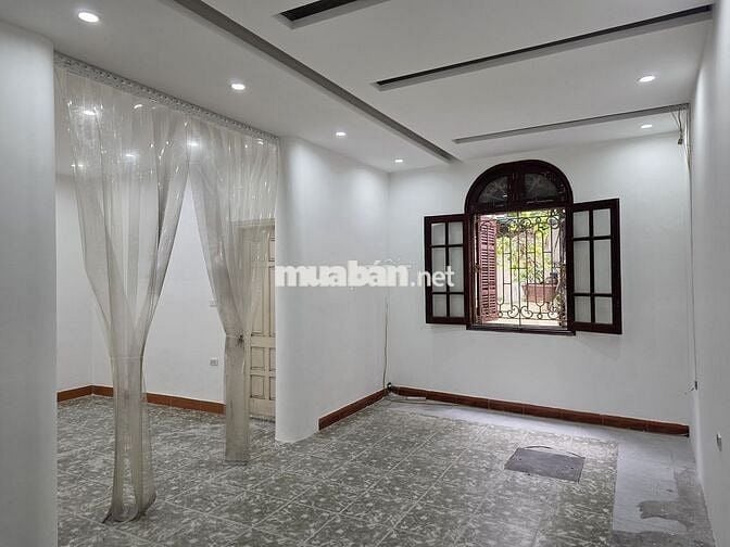 Văn phòng mặt đường/ngõ lớn tại số 46, Phố Quan Nhân, 8.8 triệu, 50m2