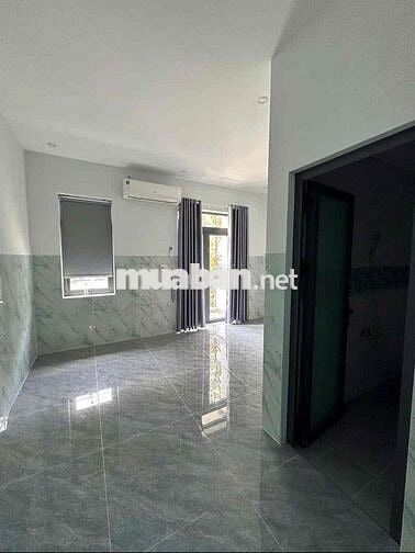 NHÀ 1 TRỆT 2 LẦU NGAY VÒNG XOAY KIM HẰNG
