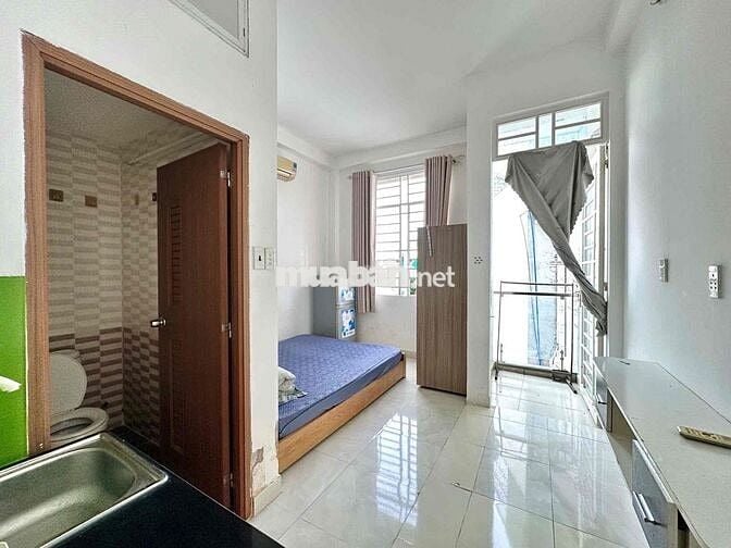 🏡 Studio ban công sát ĐH Bách Khoa  ✨ Điểm nổi bật: • Ban công riêng t