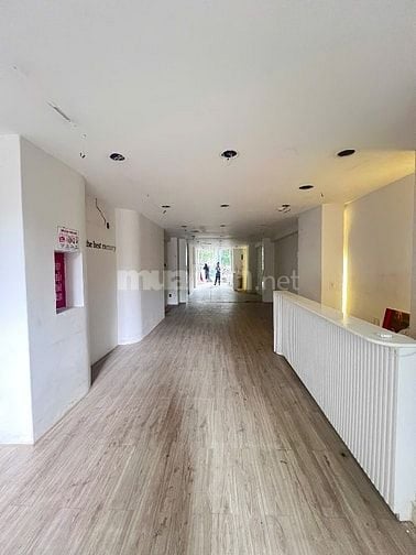 Cho thuê nguyên căn nhà mặt tiền đường 3/2 phường Vườn Lài quận 10