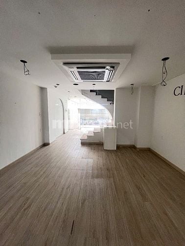 Cho thuê nguyên căn nhà mặt tiền đường 3/2 phường Vườn Lài quận 10