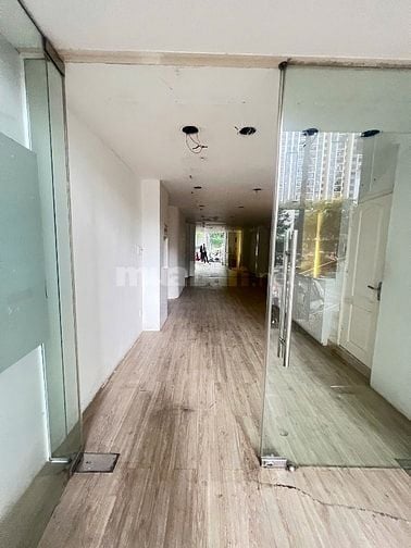 Cho thuê nguyên căn nhà mặt tiền đường 3/2 phường Vườn Lài quận 10