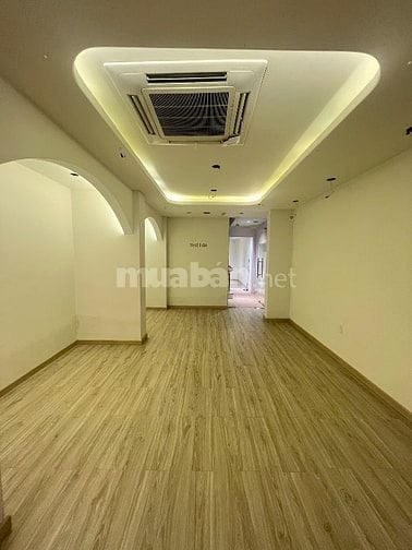 Cho thuê nguyên căn nhà mặt tiền đường 3/2 phường Vườn Lài quận 10