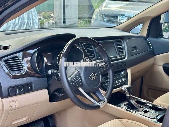 Kia Grand Sedona 7 chỗ Tự động Xăng Đen