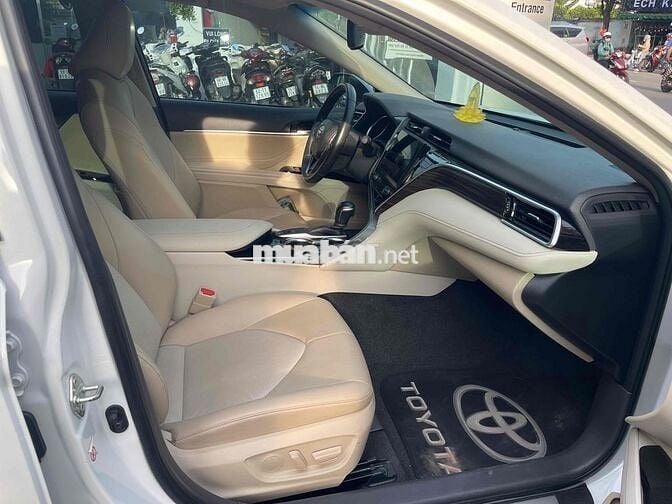 Toyota Camry 2.0G 2021 / Giá thương lượng
