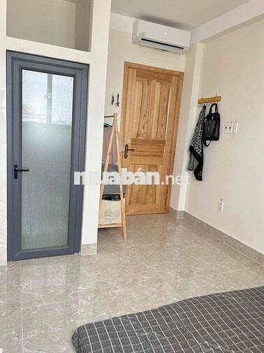 Phòng trọ có cửa sổ thoáng tại Tân Quy
