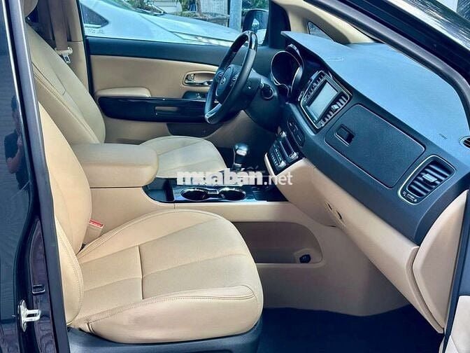 Kia Grand Sedona 7 chỗ Tự động Xăng Đen