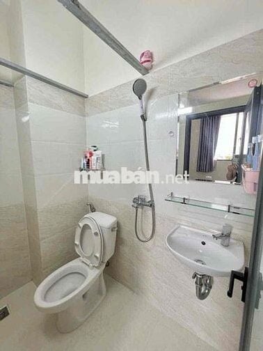 Phòng trọ có cửa sổ thoáng tại Tân Quy