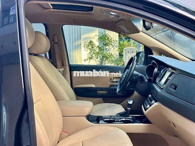 Kia Grand Sedona 7 chỗ Tự động Xăng Đen