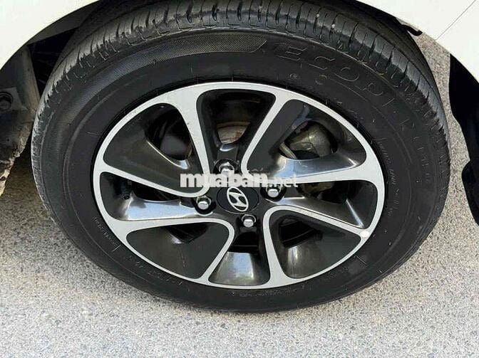 Hyundai Grand i10 2018 Trắng Tự động 59000 km
